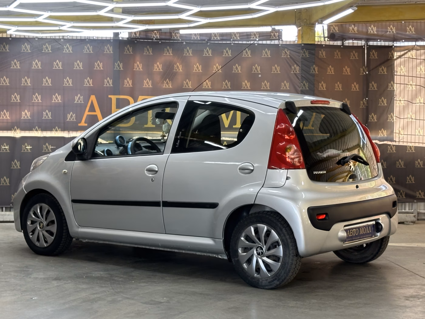 Peugeot 107 фото 7
