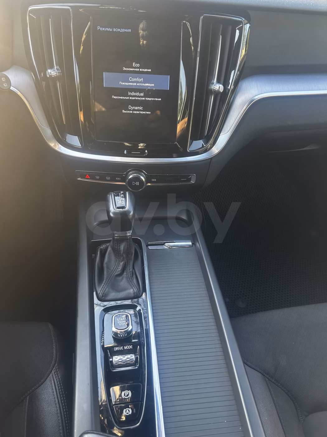 Volvo V60 фото 8