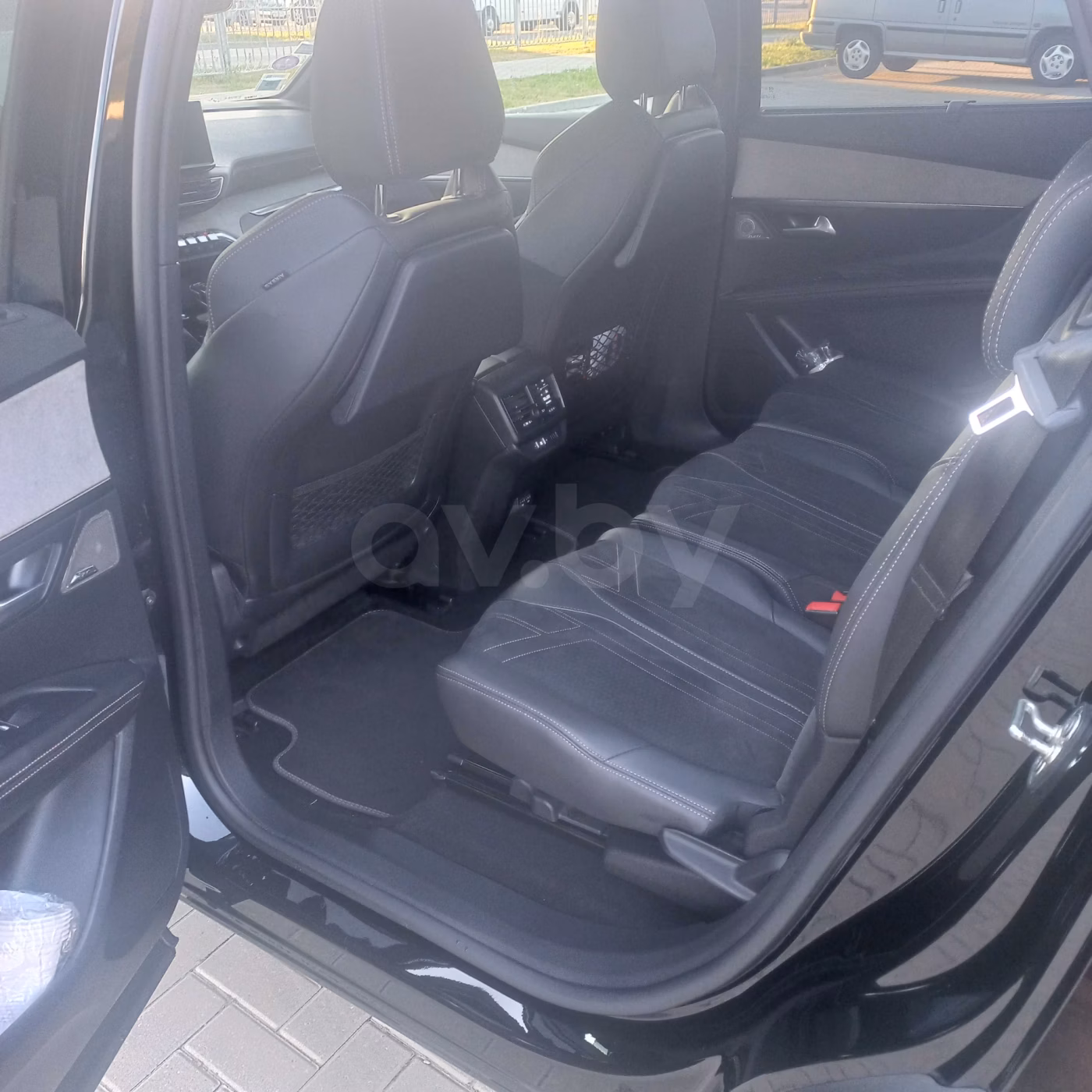 Peugeot 5008 фото 12