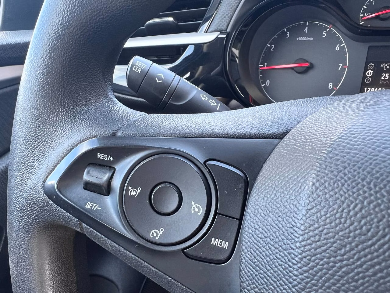 Opel Corsa фото 12