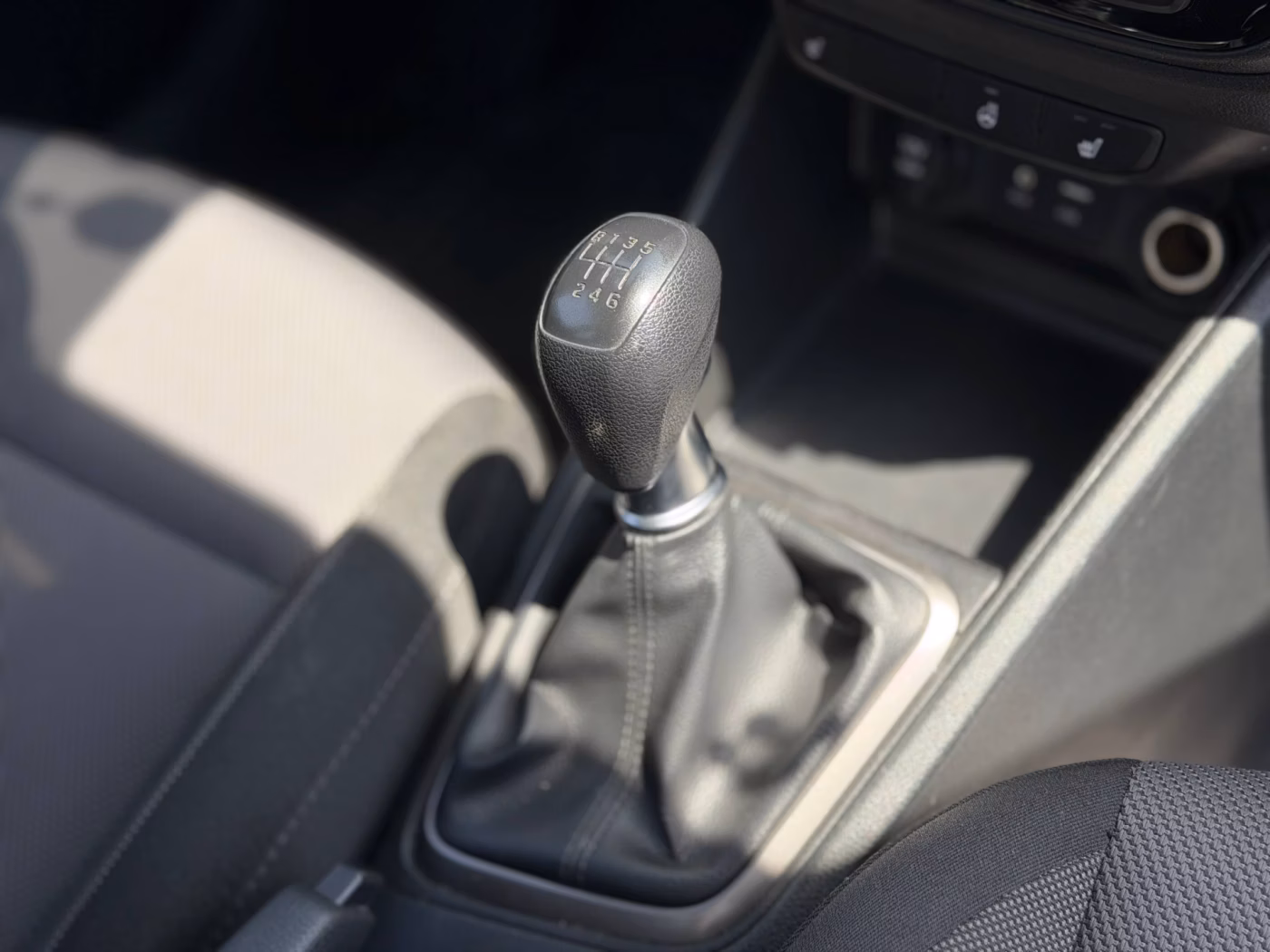 Hyundai Accent фото 12