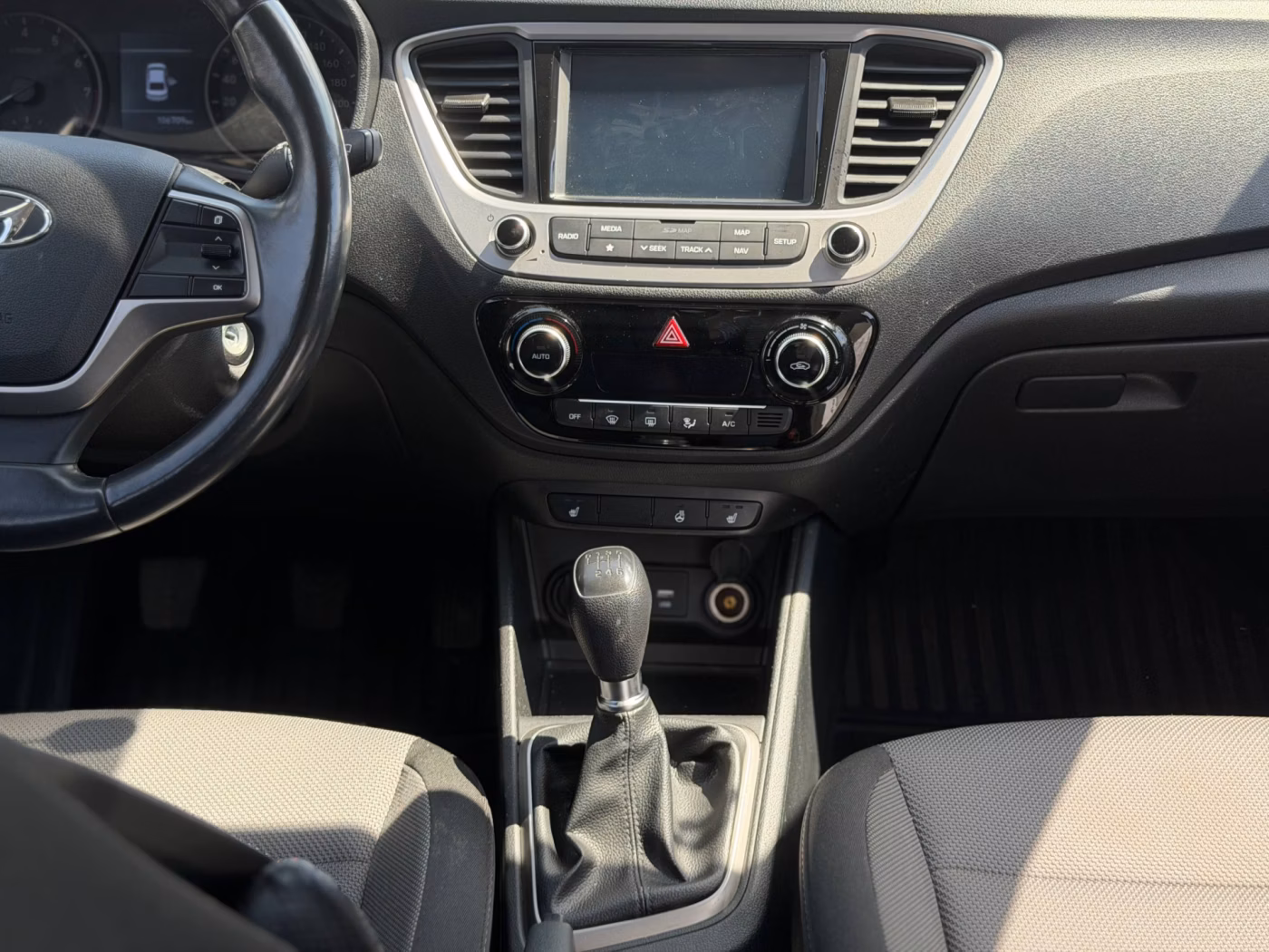 Hyundai Accent фото 10