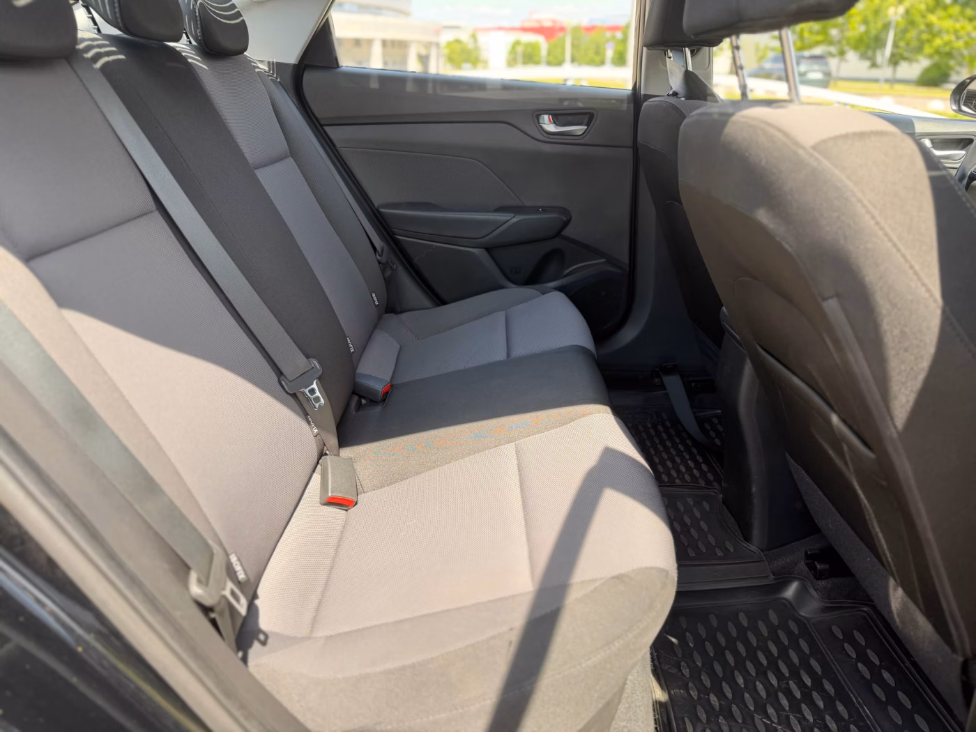 Hyundai Accent фото 7
