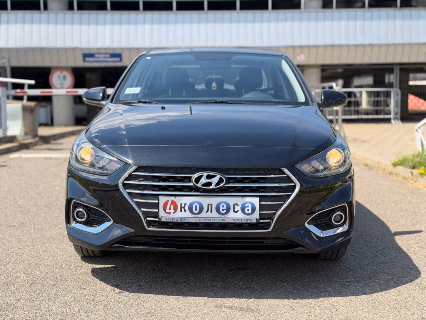Hyundai Accent фото 2