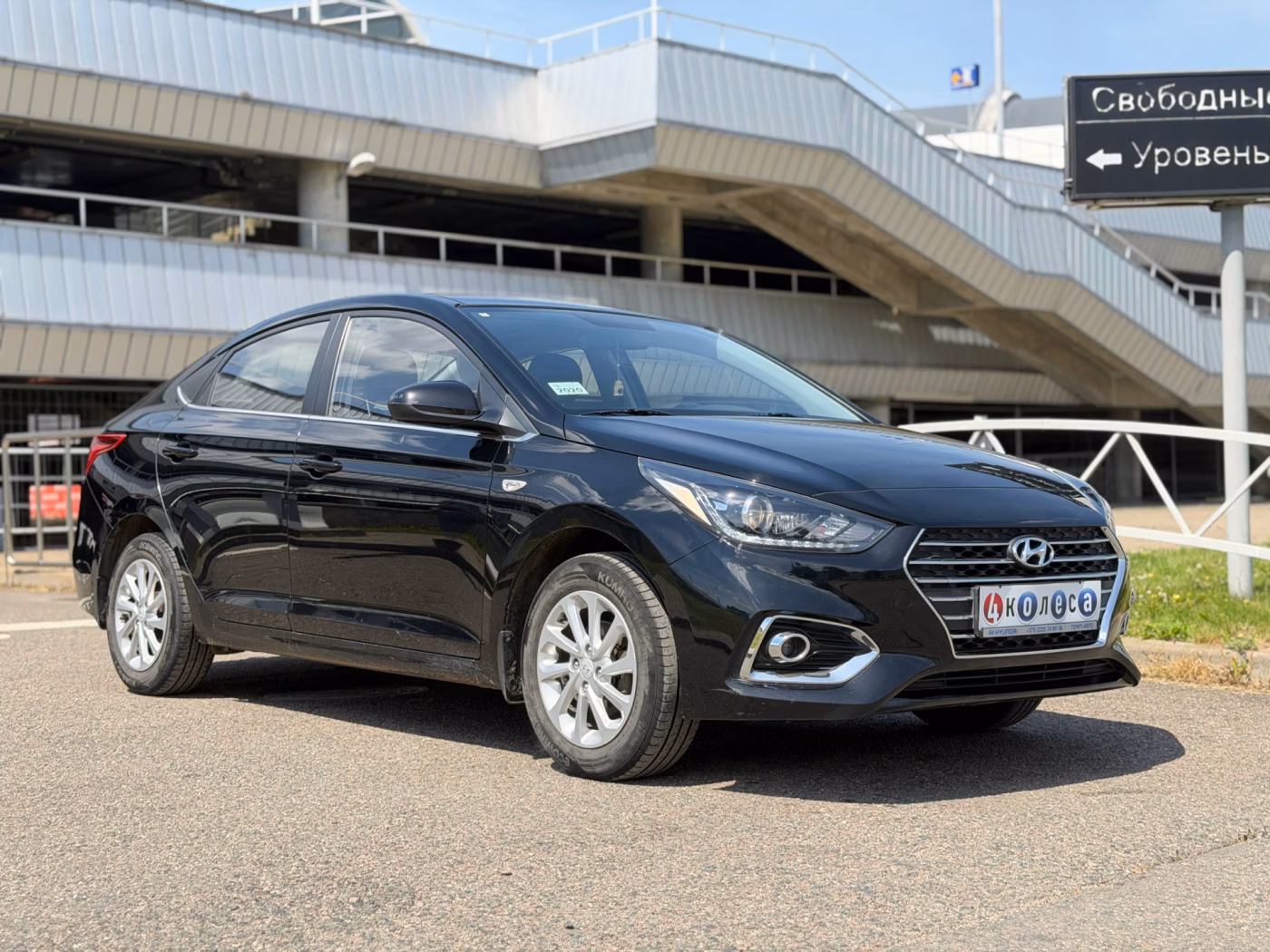 Hyundai Accent фото 3
