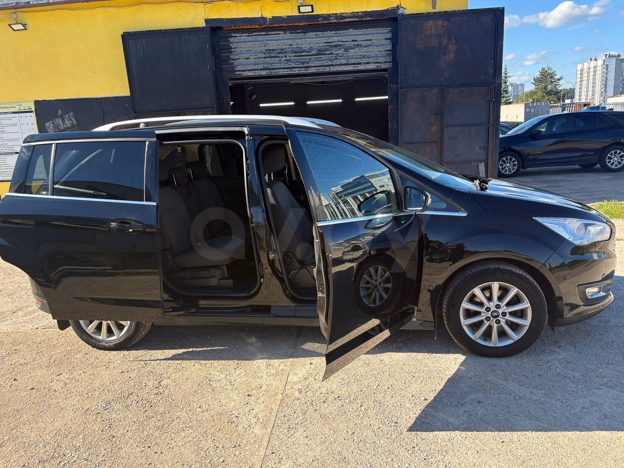 Ford C-MAX фото 15