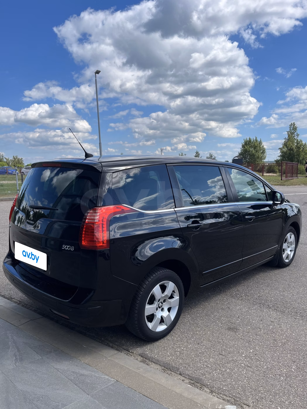 Peugeot 5008 фото 12