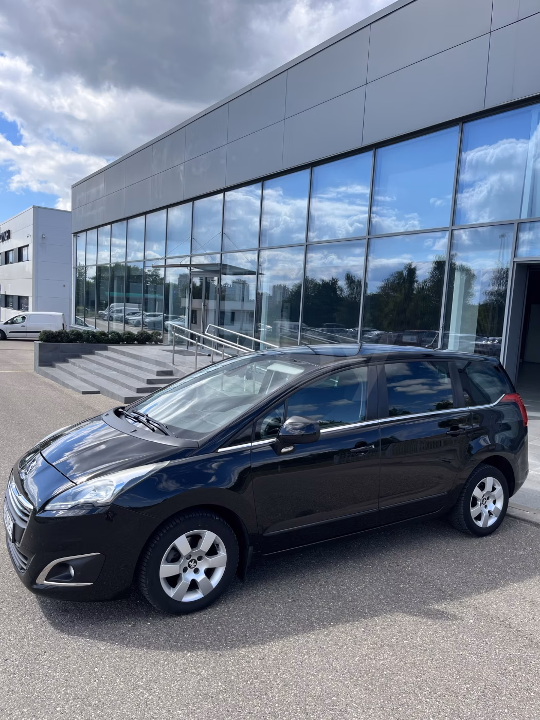 Peugeot 5008 фото 14