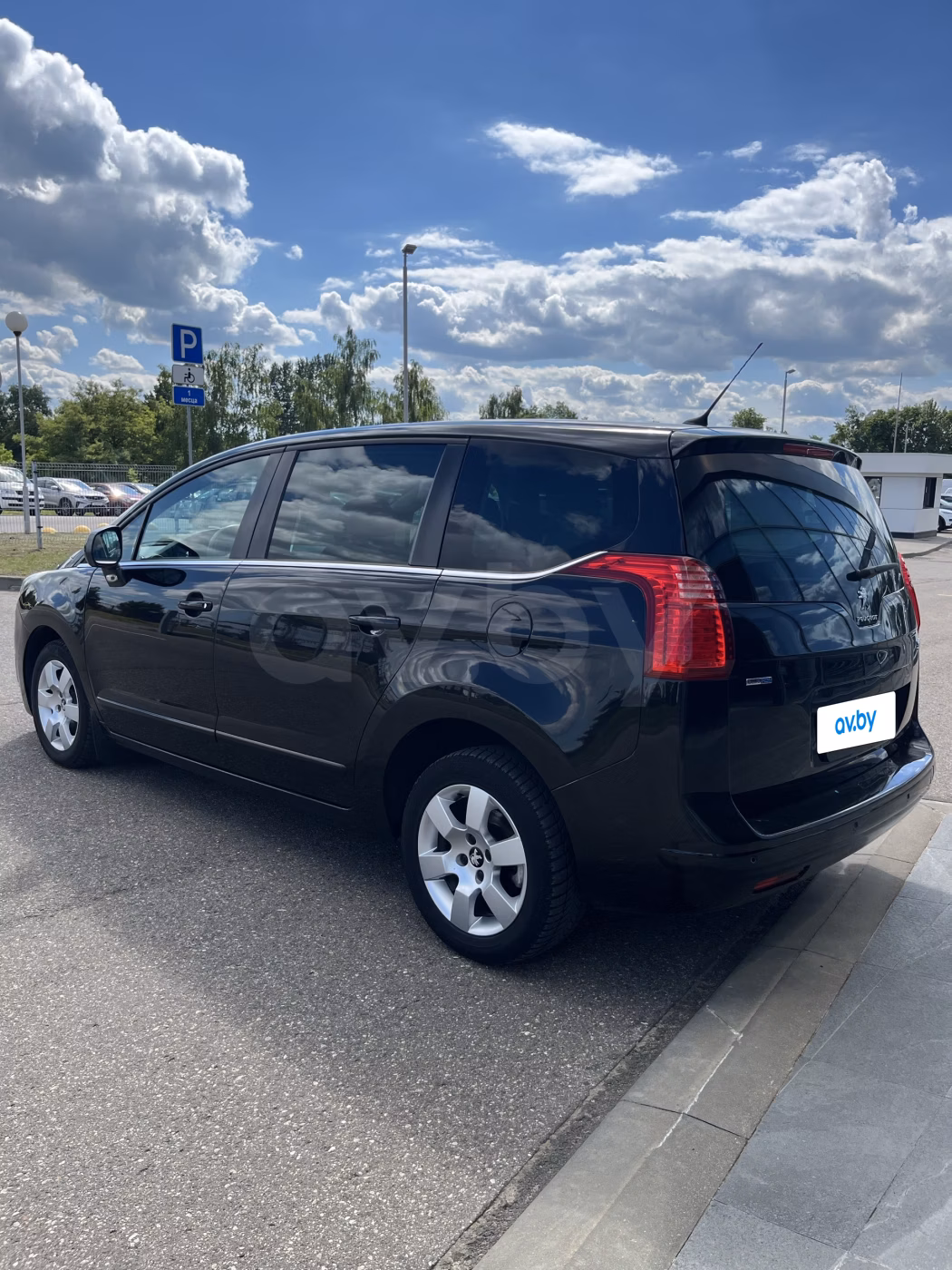 Peugeot 5008 фото 15