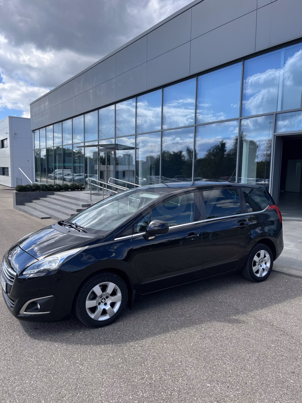 Peugeot 5008 фото 16