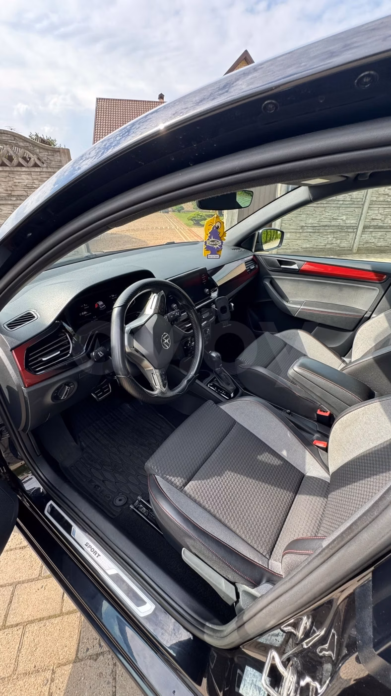 Volkswagen Polo Sedan фото 12