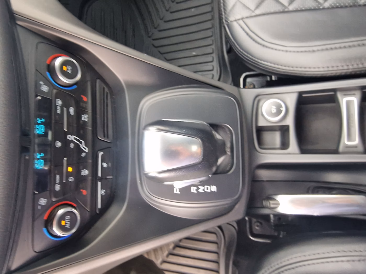 Ford C-MAX фото 15