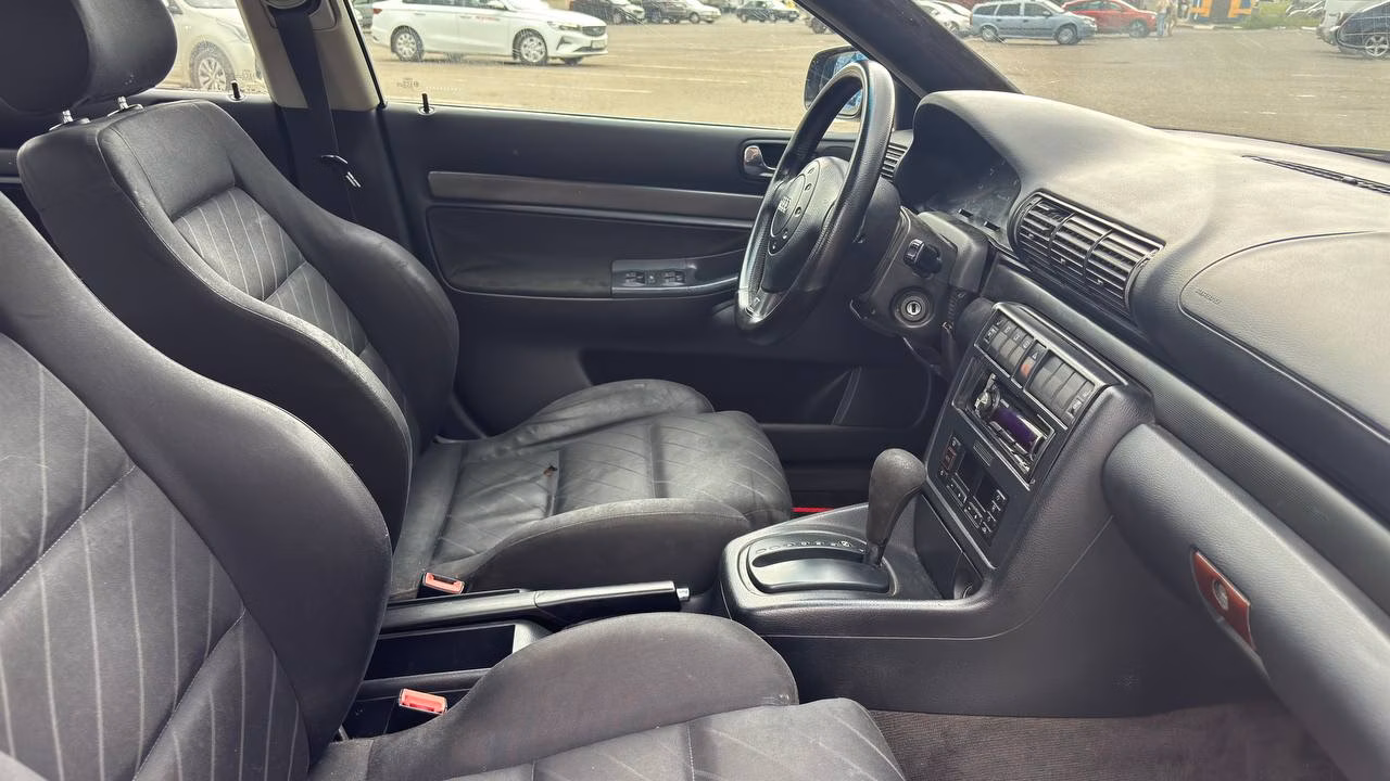 Audi A4 фото 11