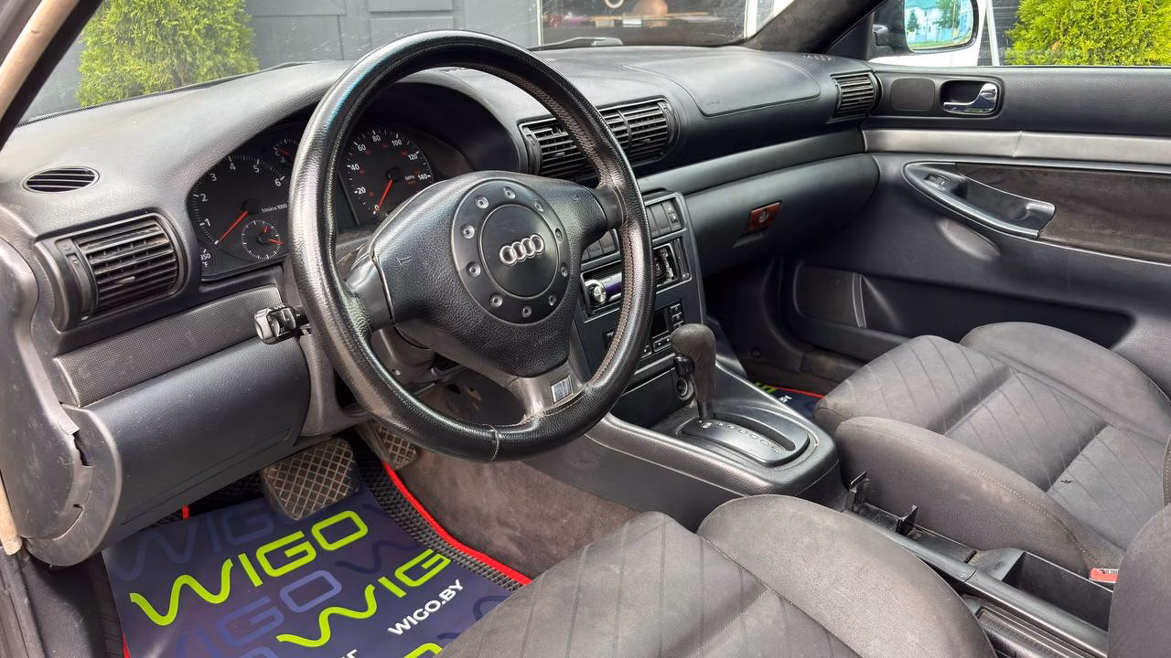 Audi A4 фото 8