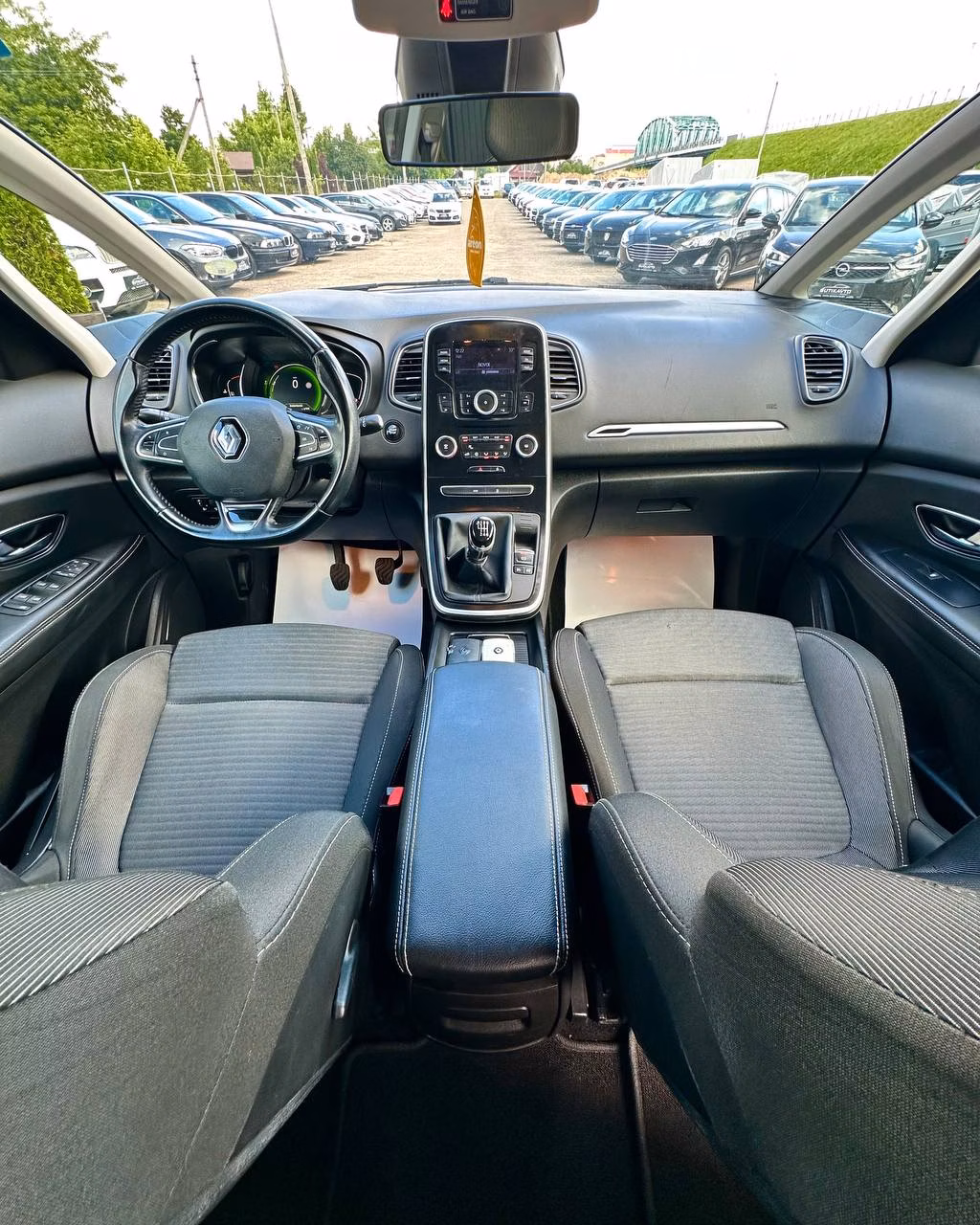 Renault Scenic фото 9