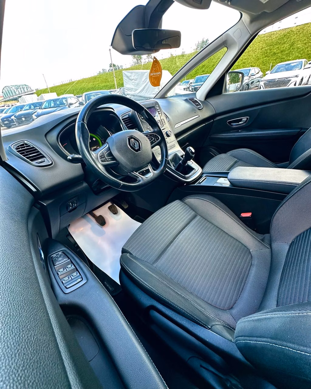 Renault Scenic фото 11