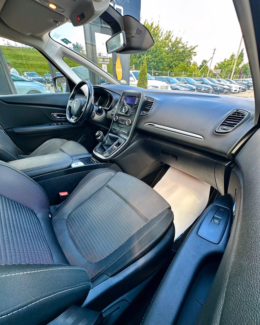 Renault Scenic фото 12
