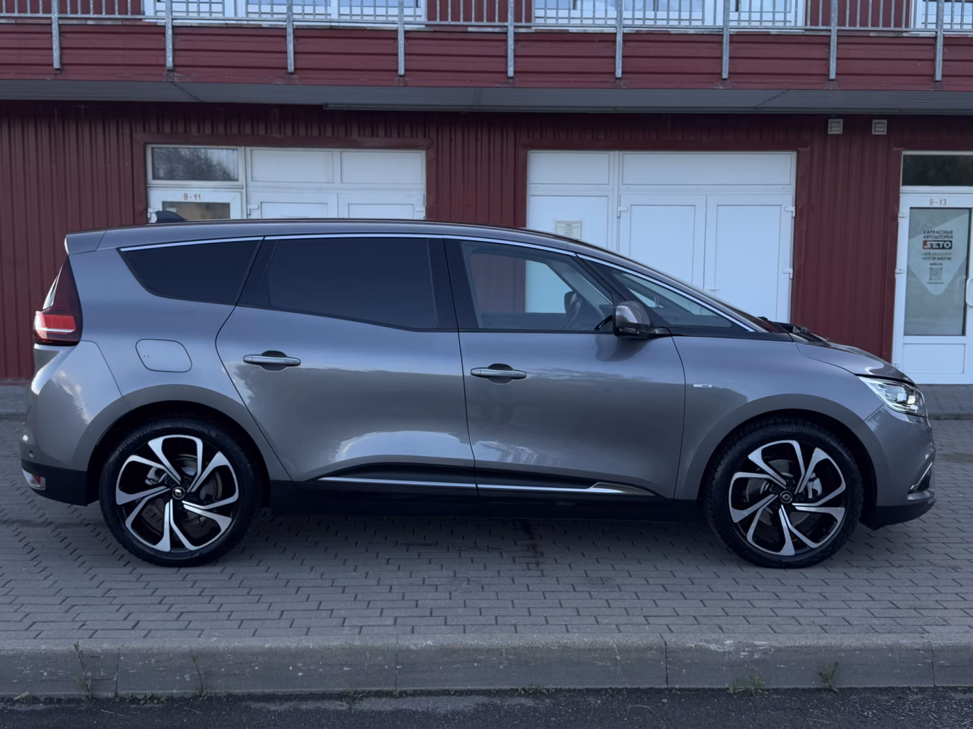 Renault Grand Scenic фото 9