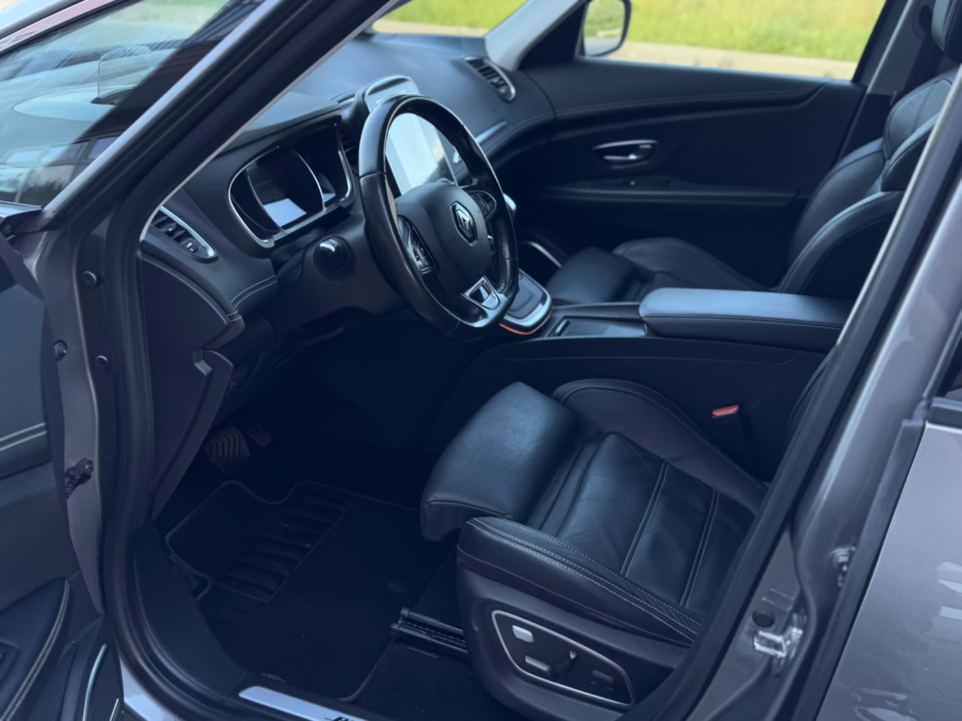 Renault Grand Scenic фото 11