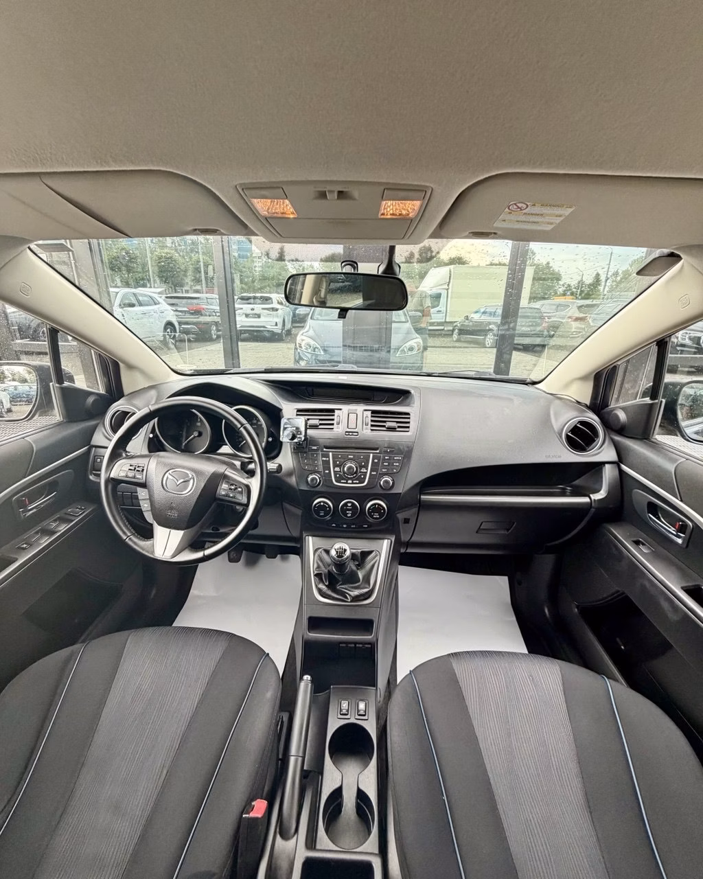 Mazda 5 фото 7