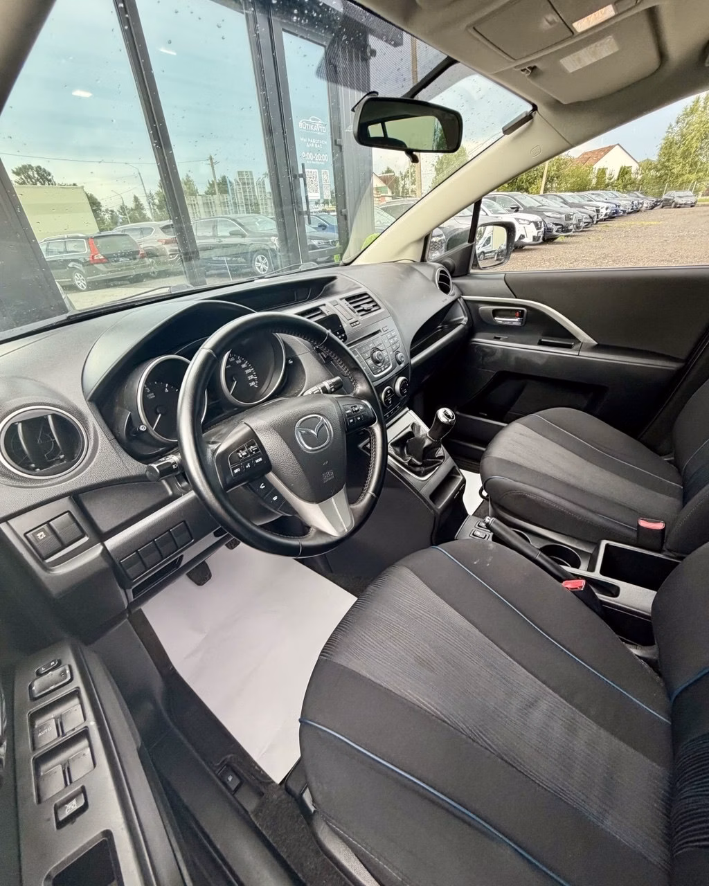 Mazda 5 фото 8