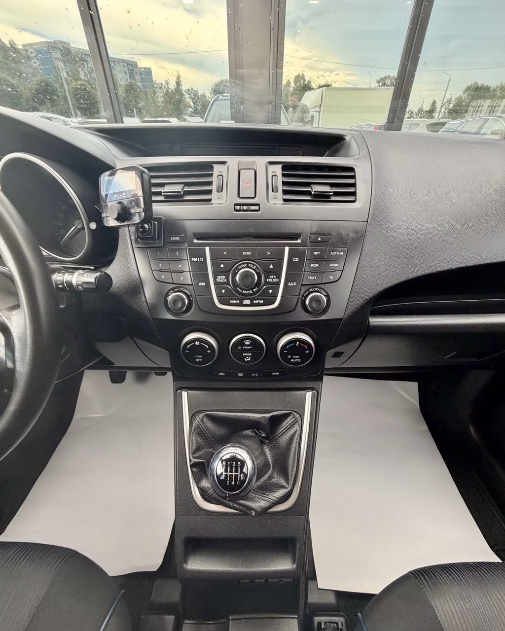 Mazda 5 фото 16
