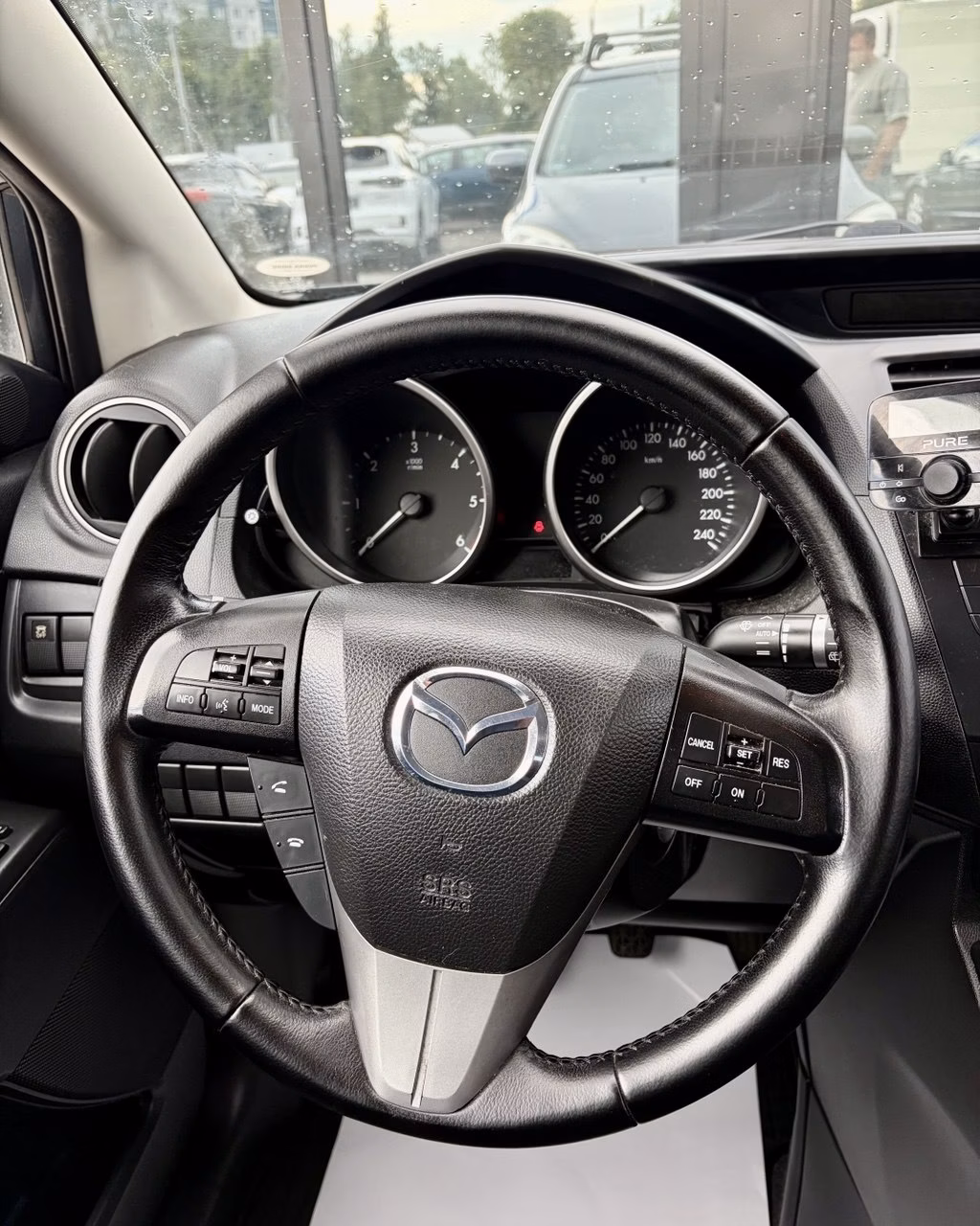 Mazda 5 фото 17