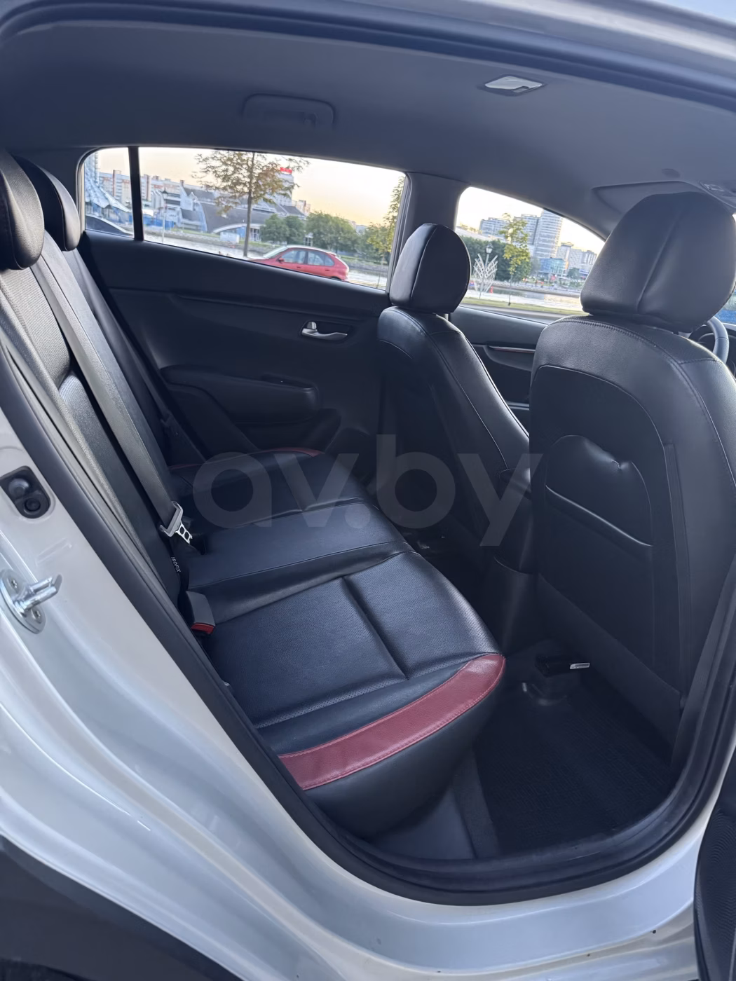 Kia Rio X (X-Line) фото 11