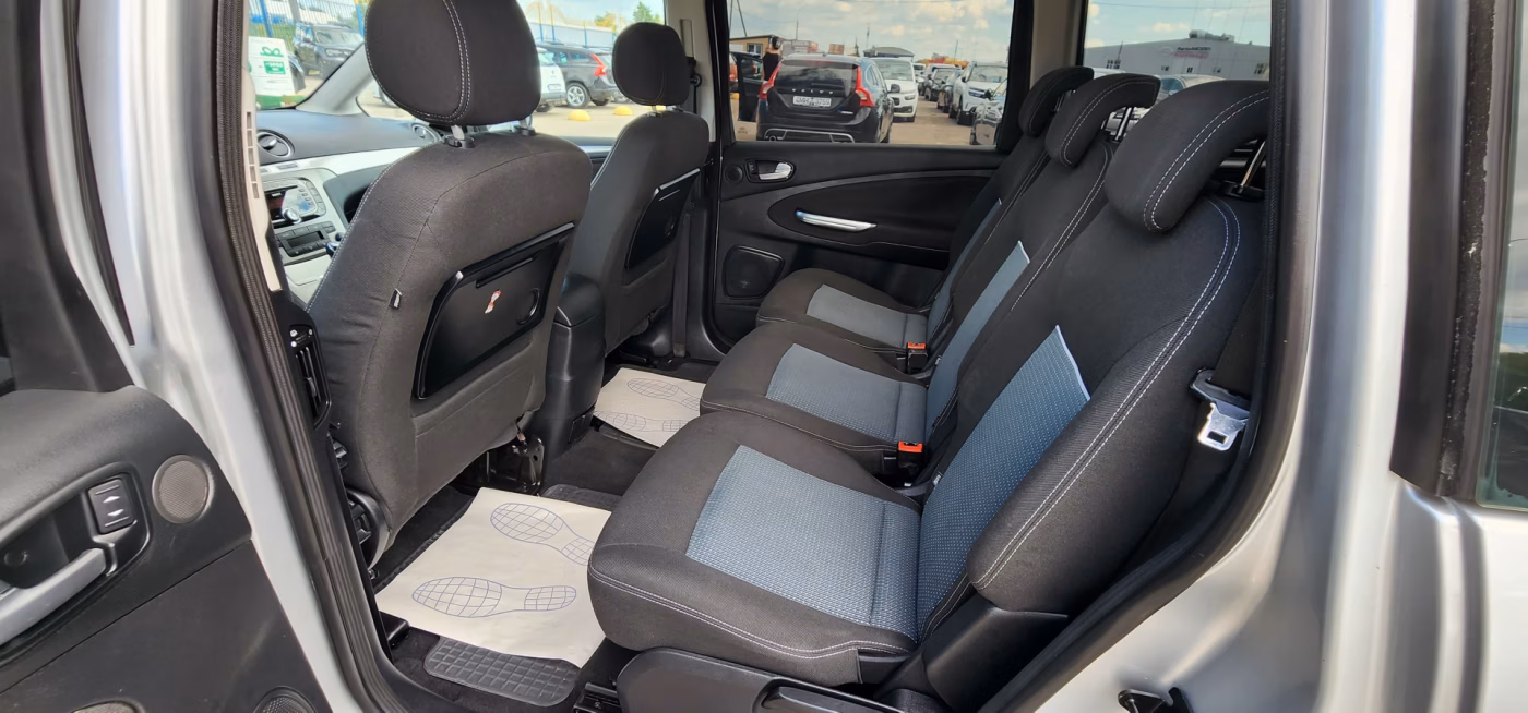Ford Galaxy фото 12