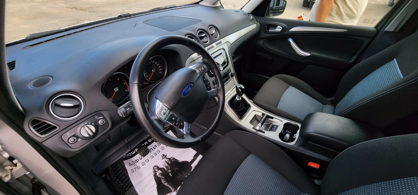 Ford Galaxy фото 8
