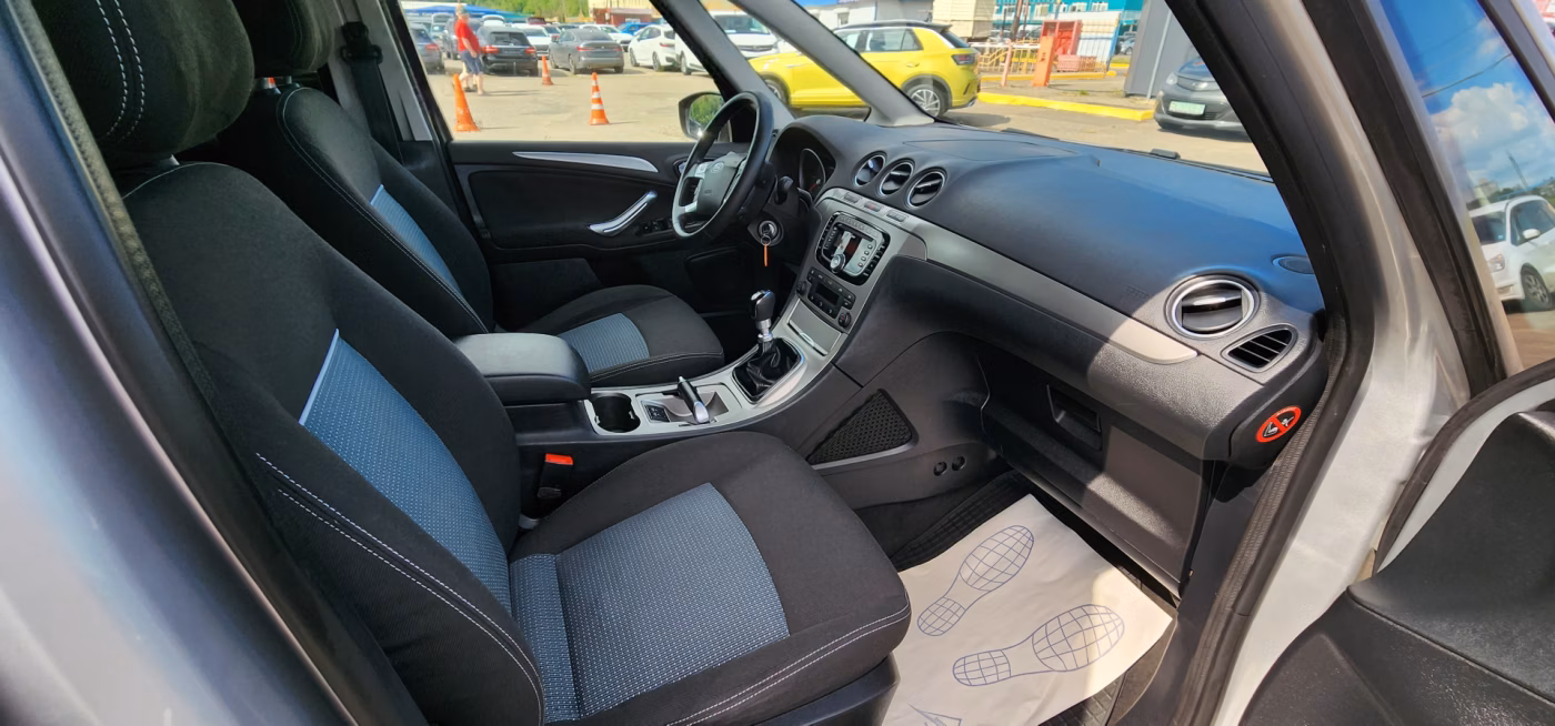 Ford Galaxy фото 16