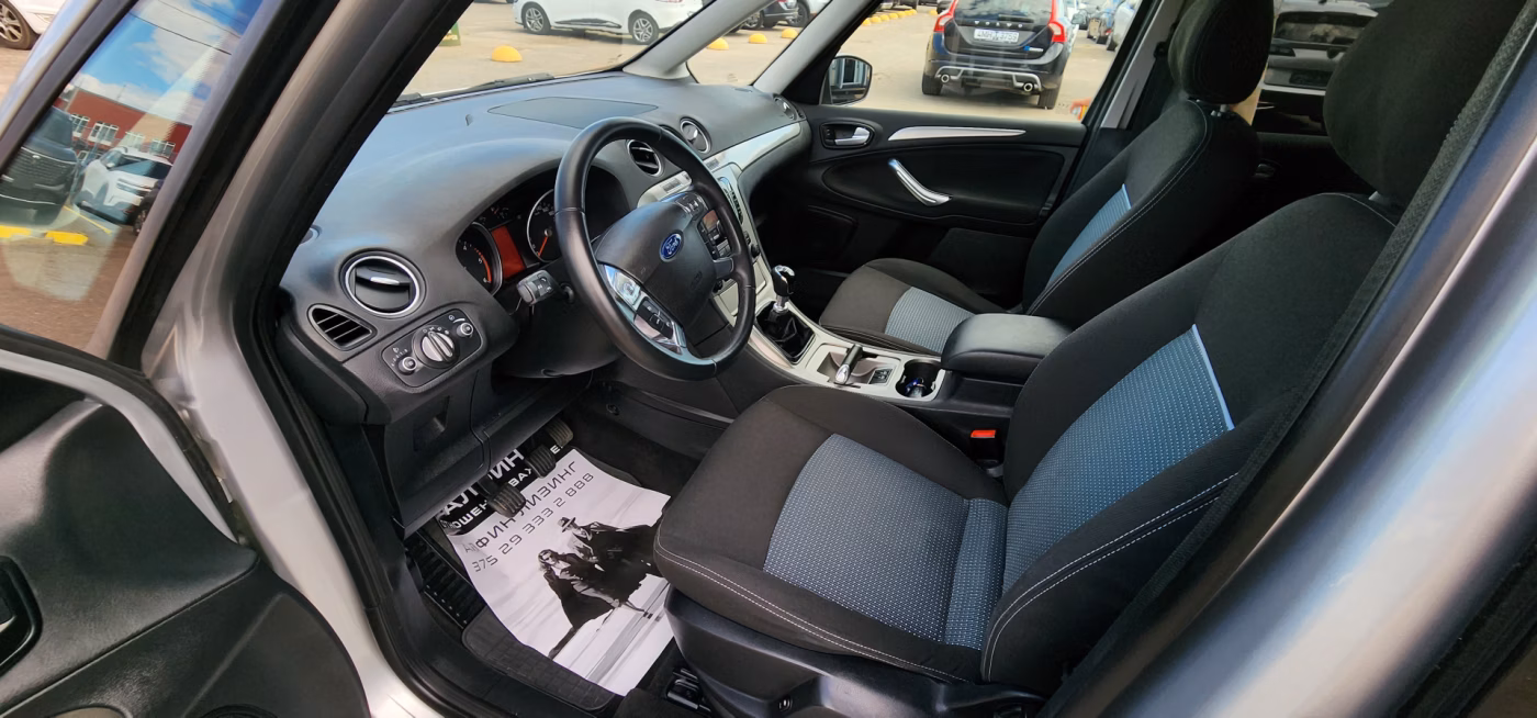 Ford Galaxy фото 9