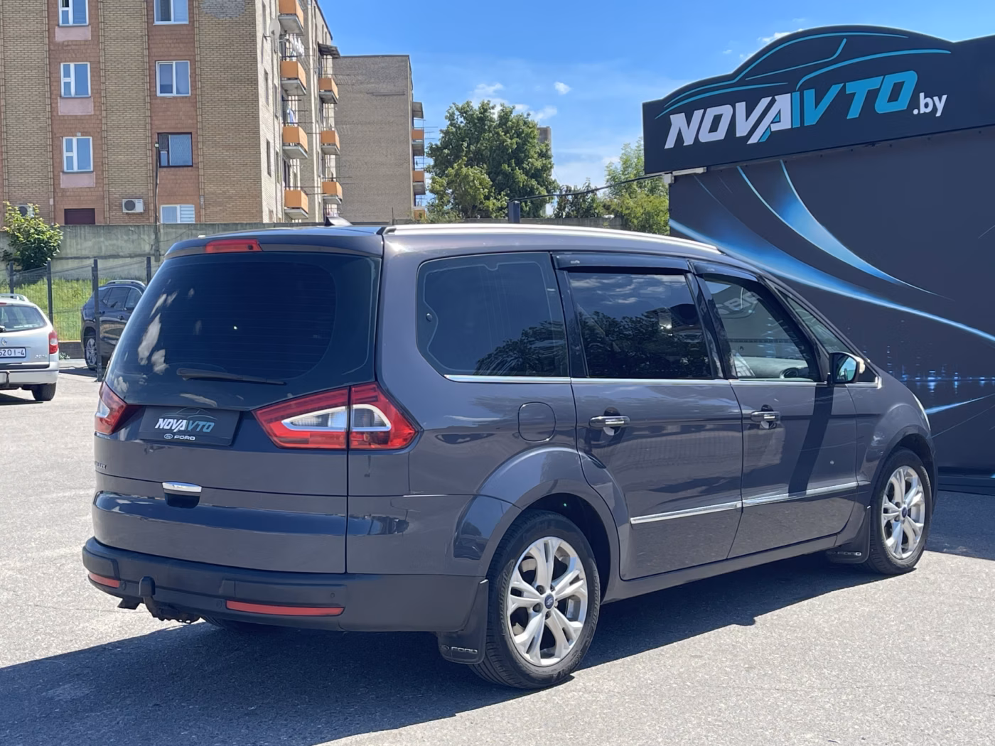 Ford Galaxy фото 5