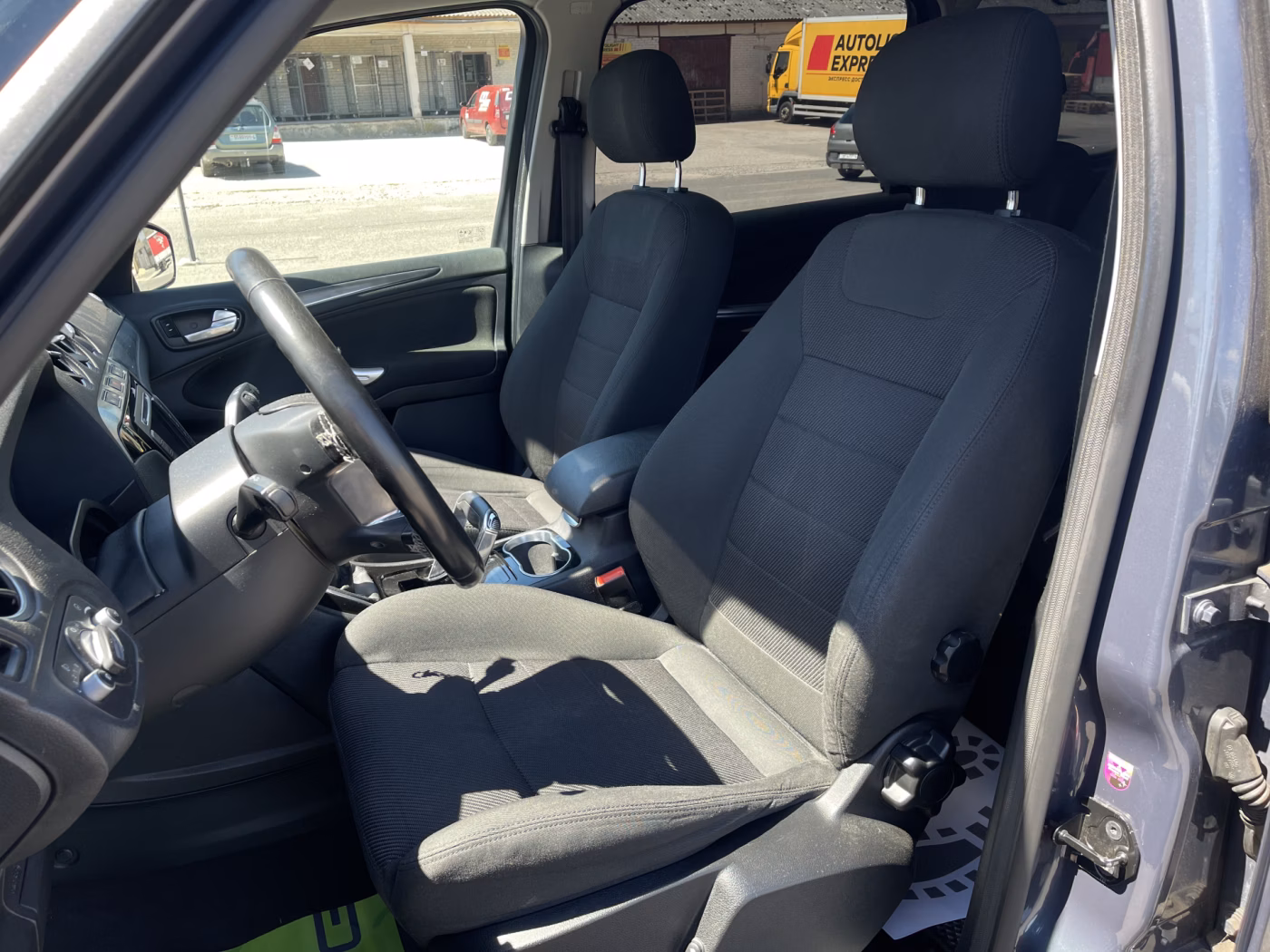 Ford Galaxy фото 9
