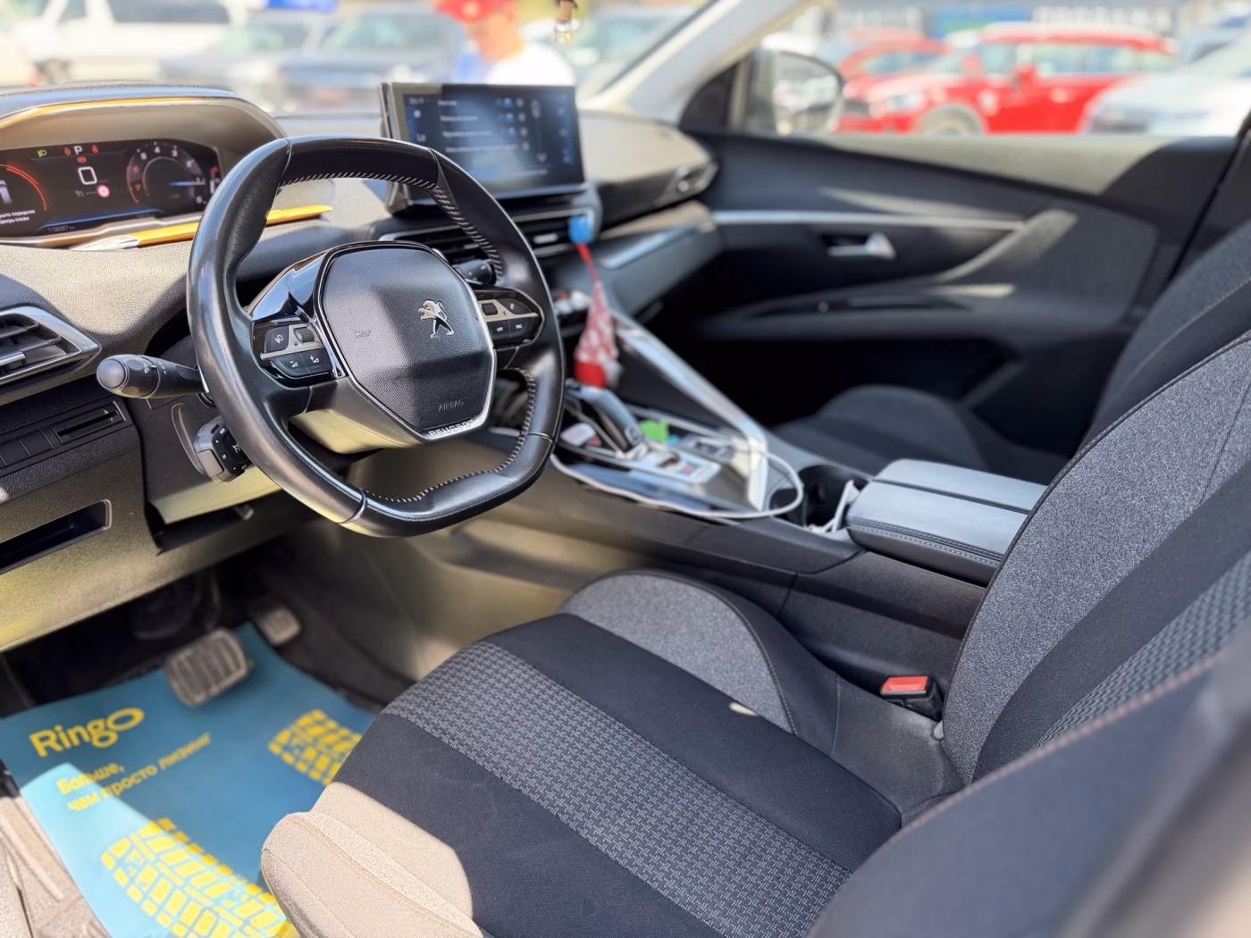 Peugeot 5008 фото 13