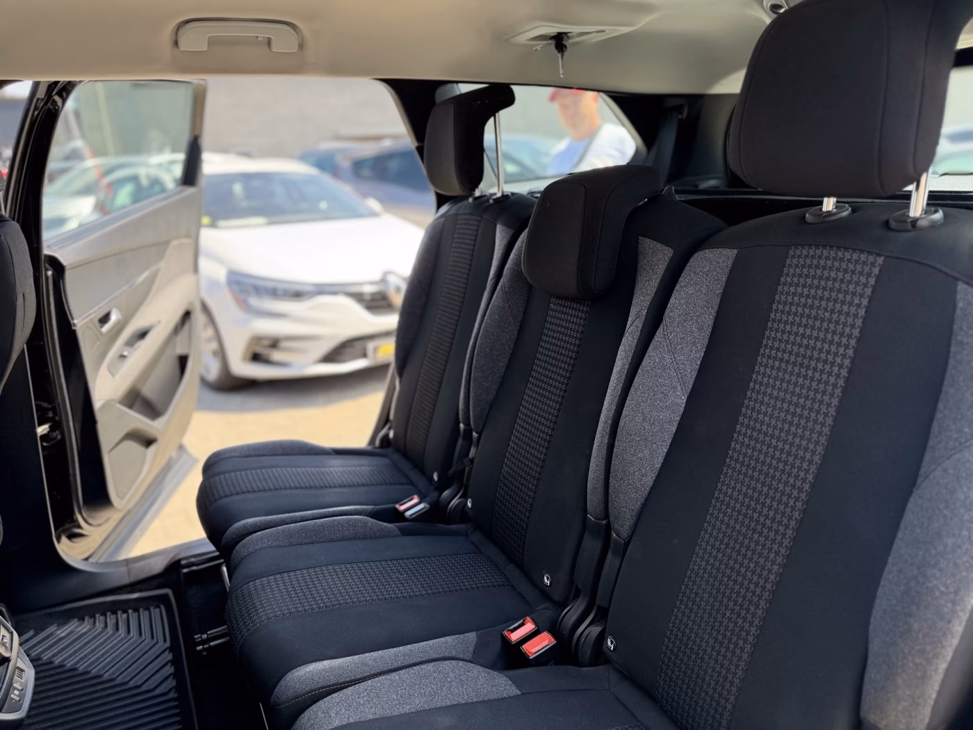 Peugeot 5008 фото 22