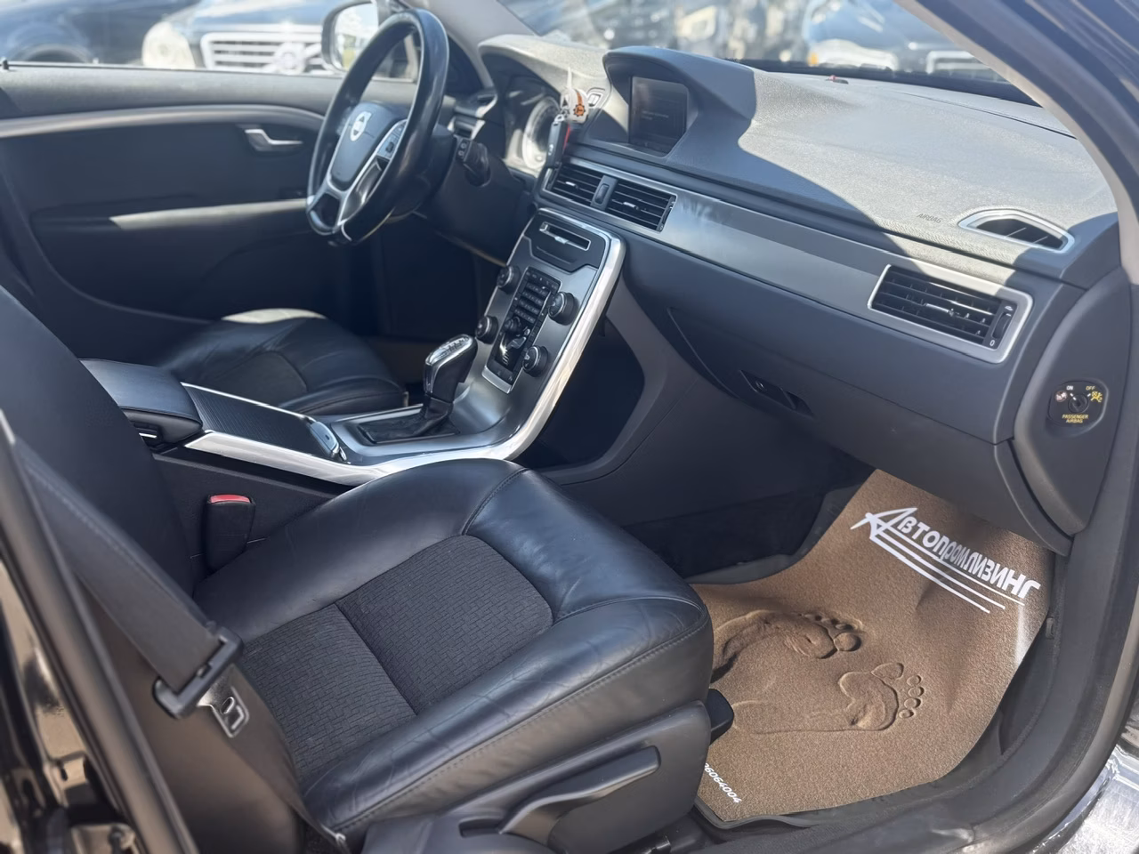 Volvo V70 фото 9