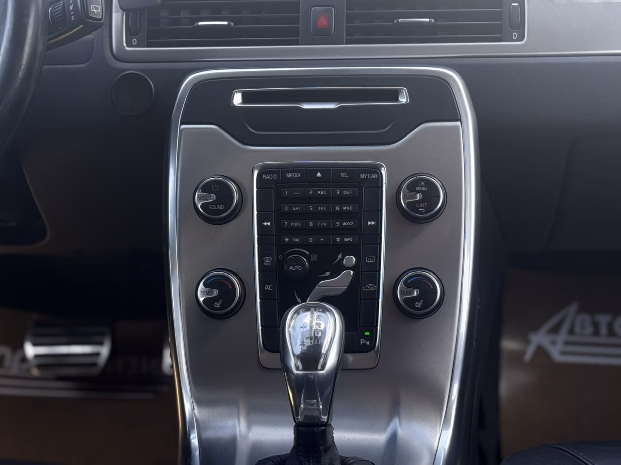Volvo V70 фото 12