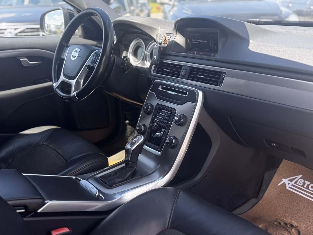 Volvo V70 фото 10