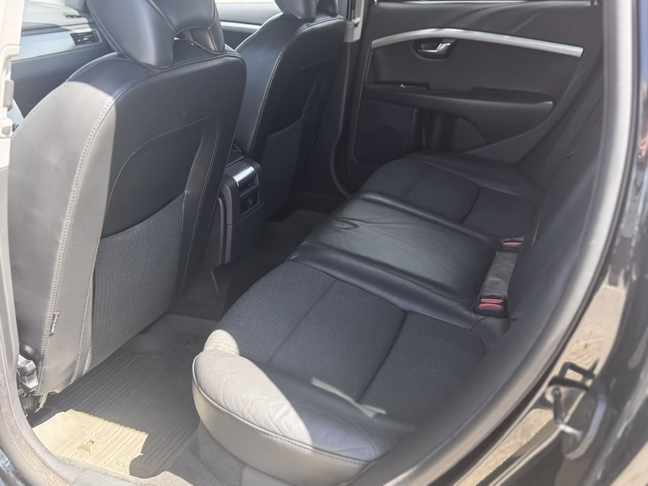 Volvo V70 фото 13