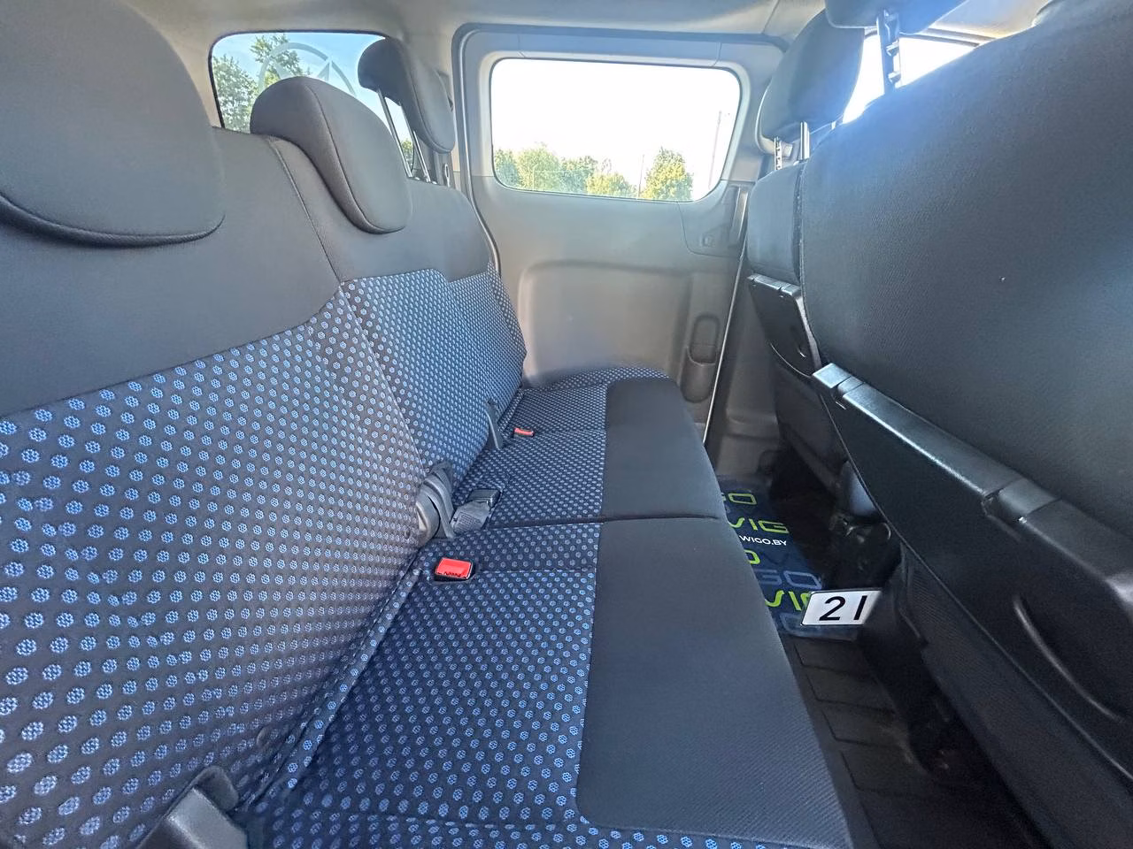 Nissan NV200 фото 8