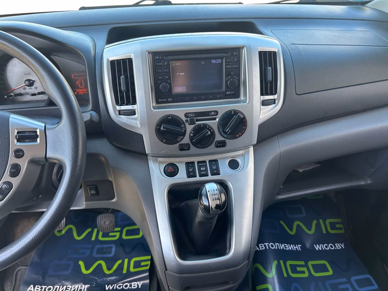 Nissan NV200 фото 11