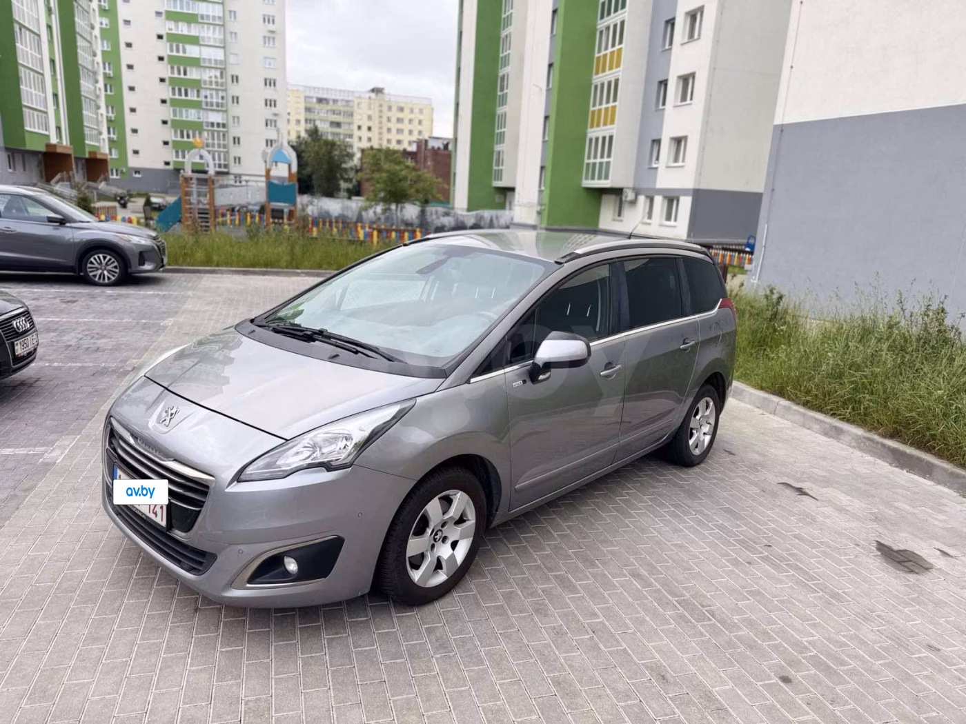 Peugeot 5008 фото 3