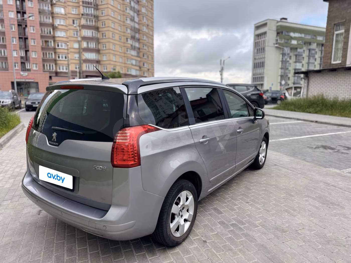 Peugeot 5008 фото 6