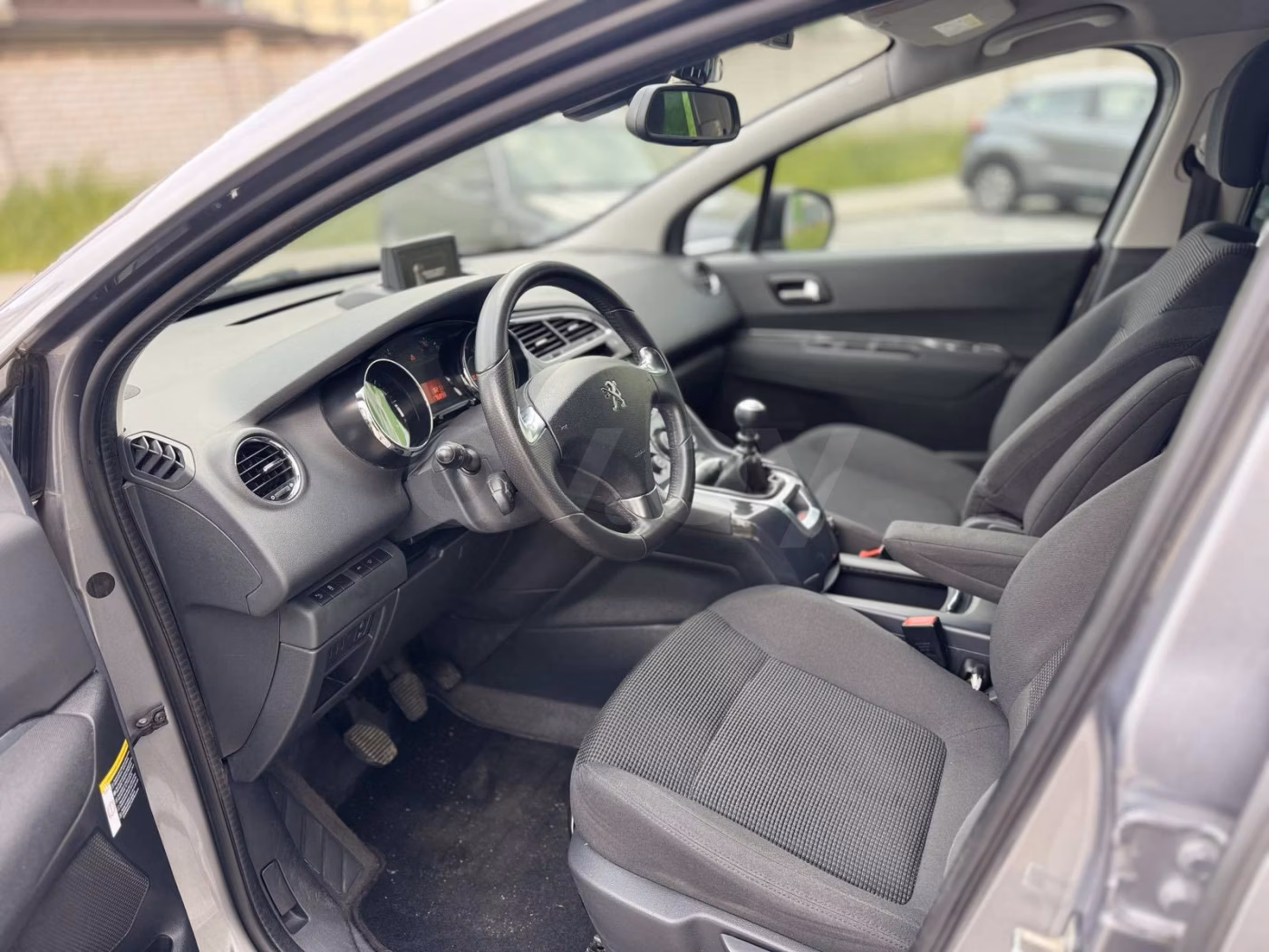 Peugeot 5008 фото 11