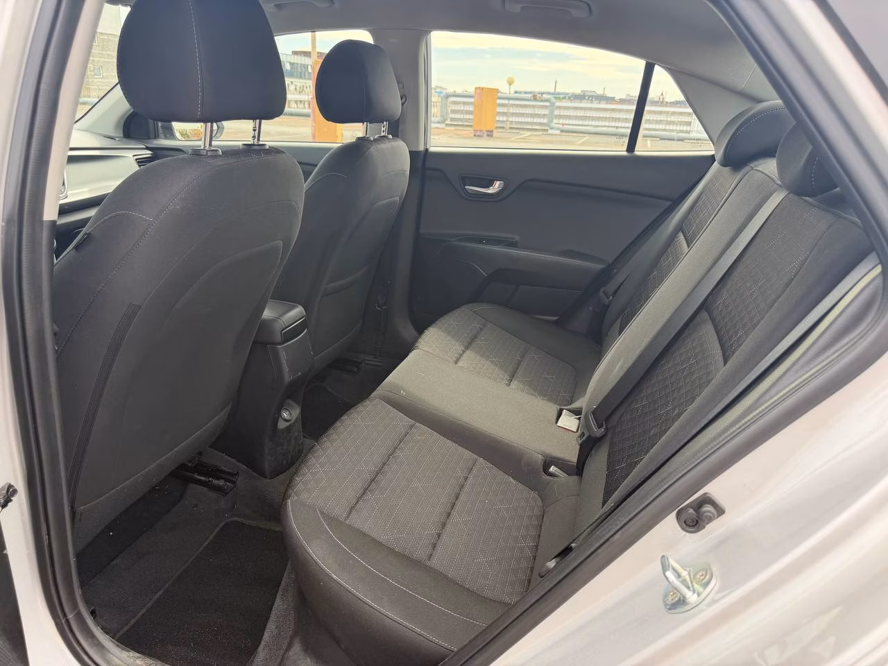 Kia Rio фото 10