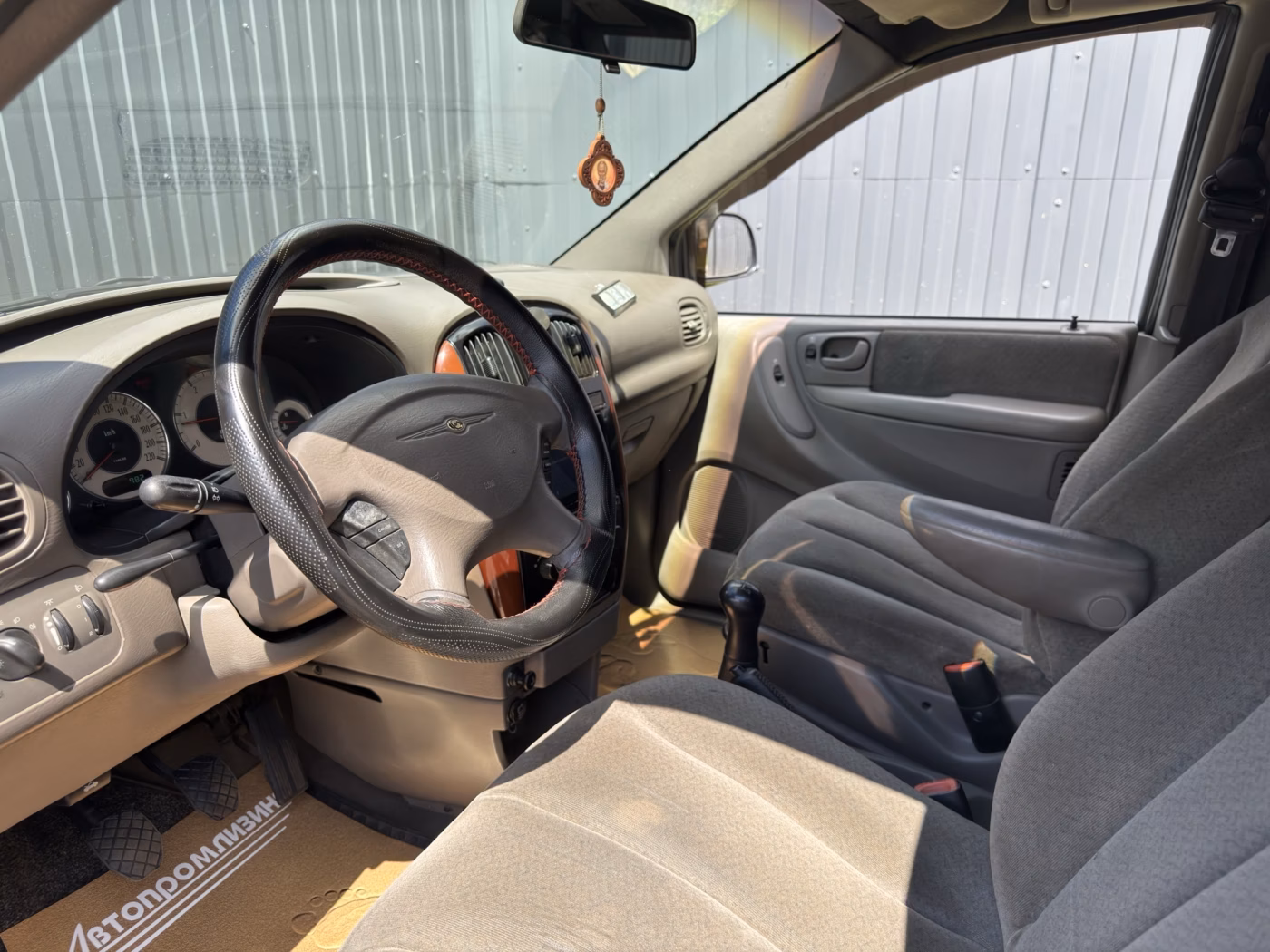Chrysler Voyager фото 9