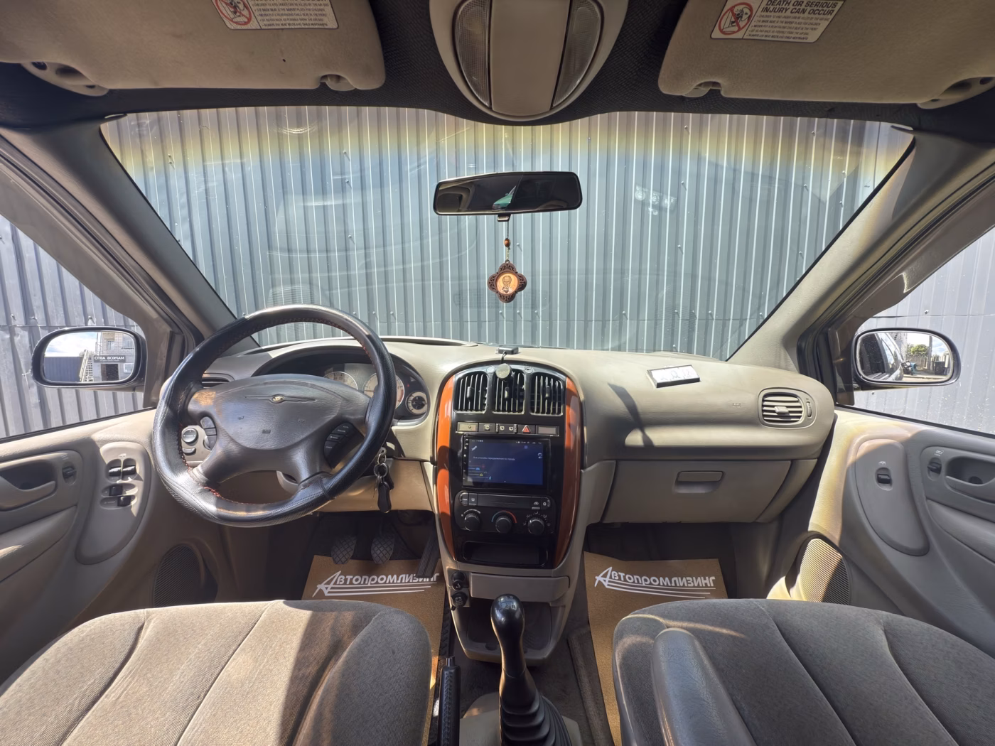 Chrysler Voyager фото 11