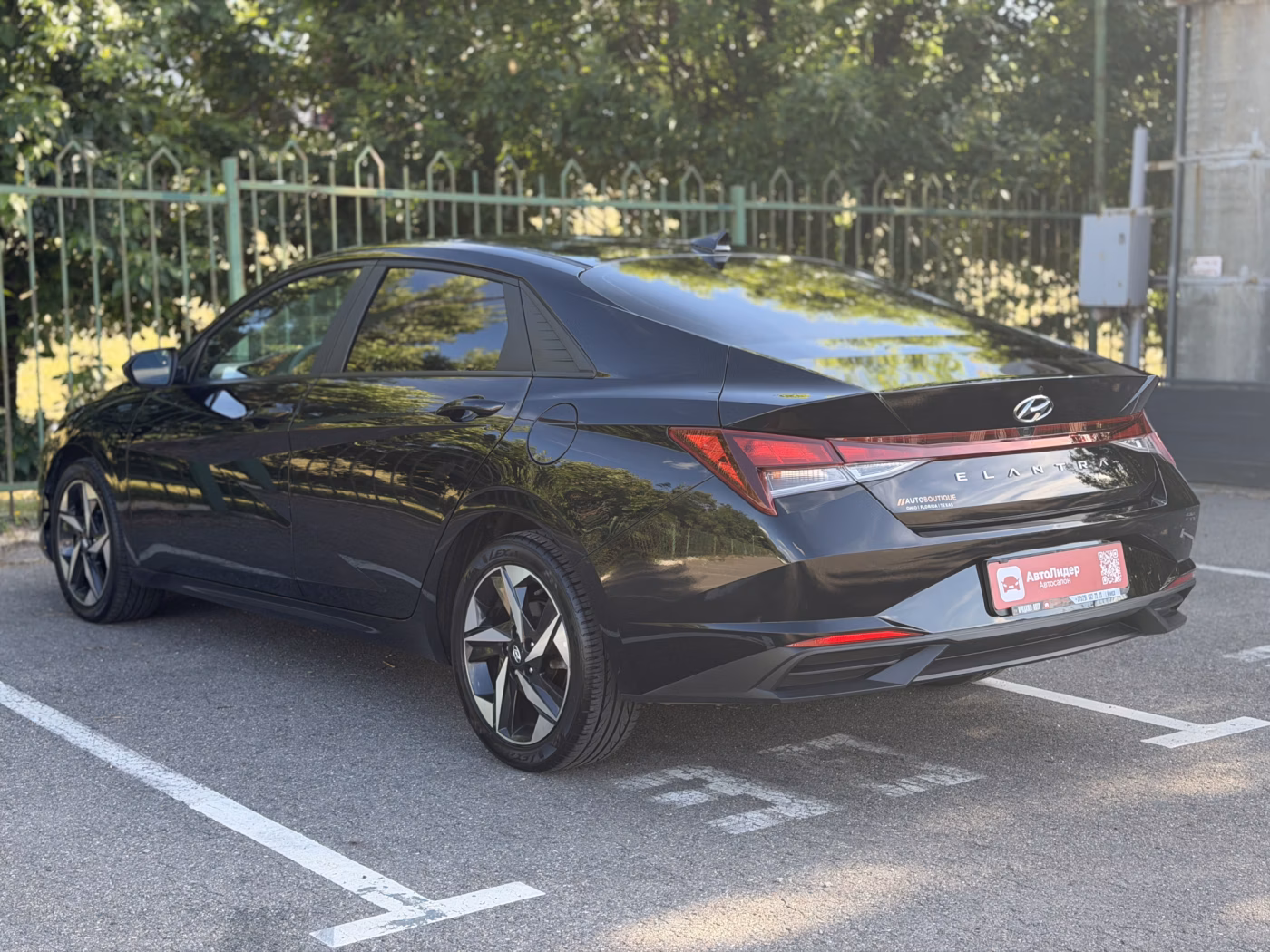 Hyundai Elantra фото 4