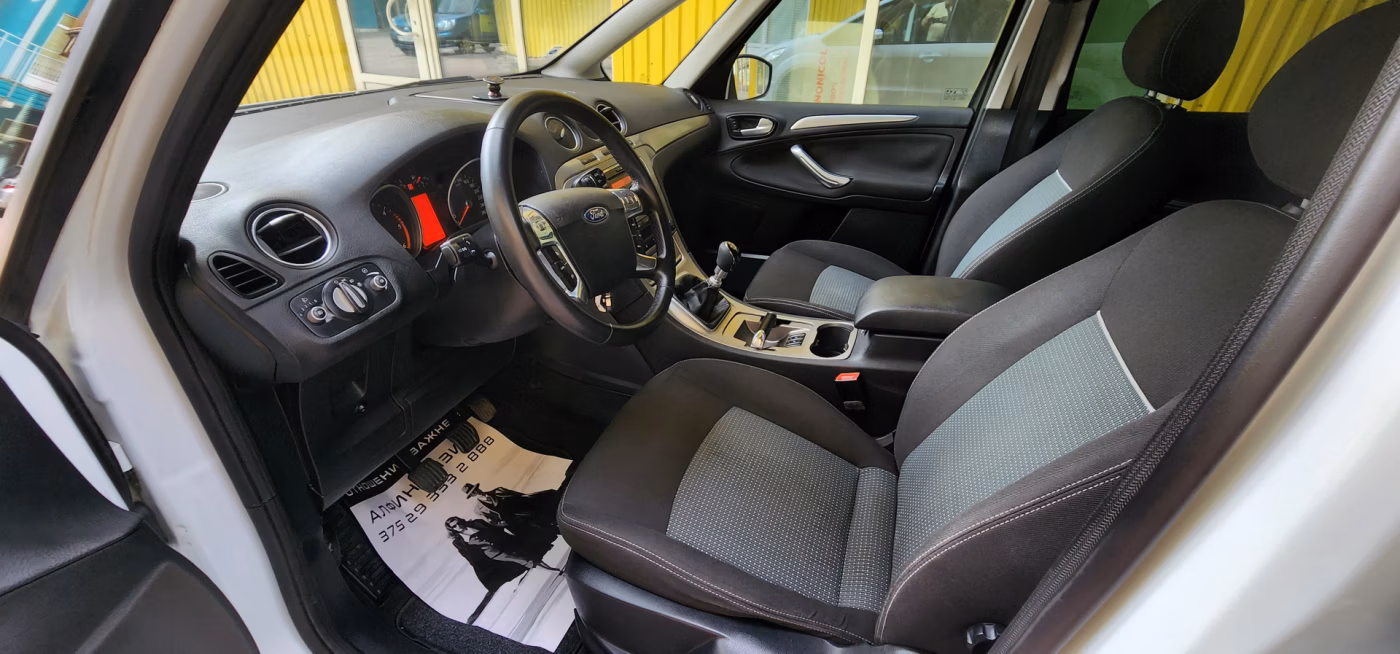 Ford Galaxy фото 13